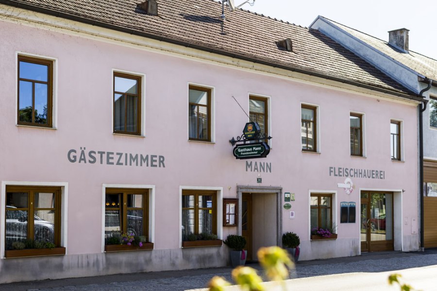 Wirtshaus mit Gastgarten im Innenhof, © Niederösterreich Werbung/David Schreiber