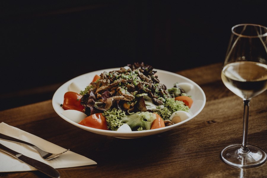 Heiligenkreuzer Spezialsalat, © Niederösterreich Werbung/Sophie Menegaldo