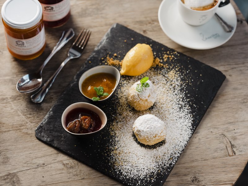 Marillenknödel, hausgemachte Chutneys, © Niederösterreich Werbung/Michael Reidinger