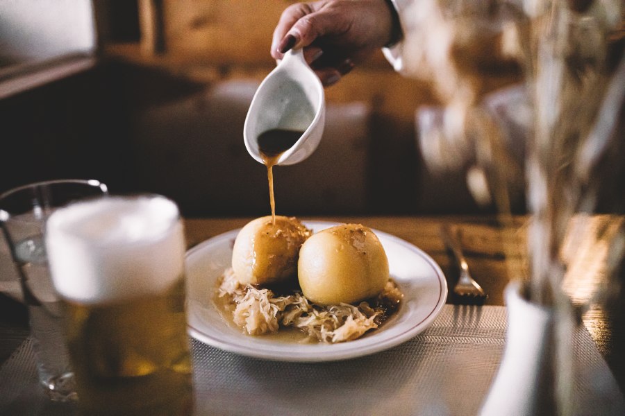 Bekannt für verschiedene gefüllte Erdäpfelknödel, © Niederösterreich Werbung/Mara Hohla