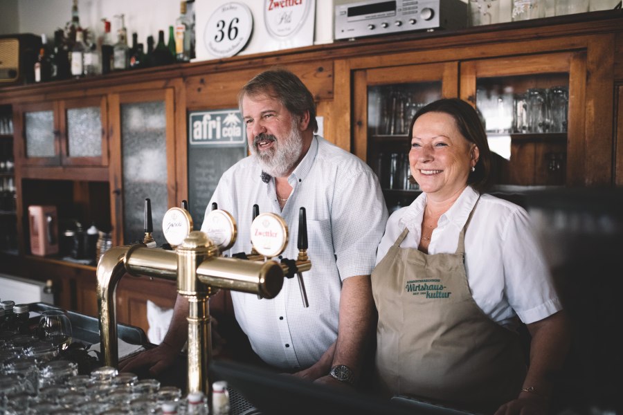 Martin & Monika Huber haben das Wirtshaus an Sohn Martin übergeben, © Niederösterreich Werbung/Mara Hohla