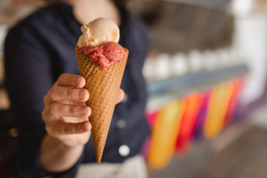 Hauseigener Eissalon mit Stiftsblick, © Niederösterreich Werbung/Daniela Führer