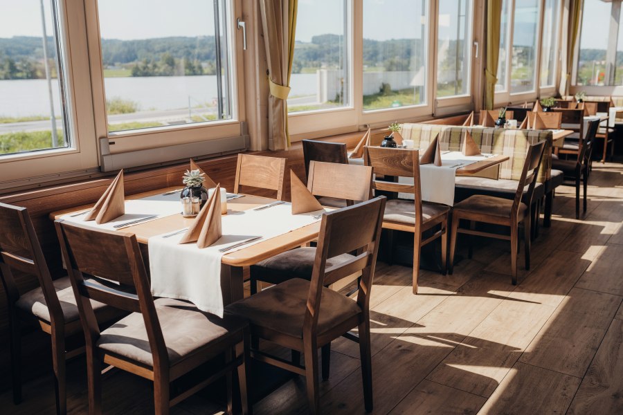 Donaublick von Gastzimmer und Terrasse, © Niederösterreich Werbung/Daniela Führer