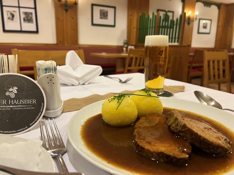 Schweinsbraten mit Erdäpfelknödel, © Matthias Bachofner