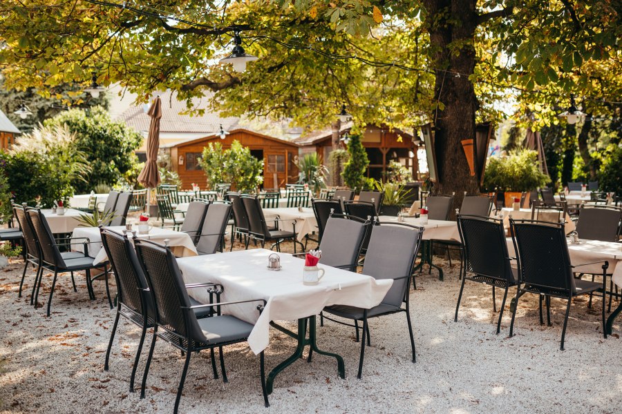 Romantischer Gastgarten, © Niederösterreich Werbung / Daniela Führer