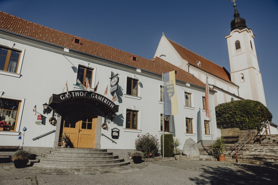 Wirtshaus neben Wallfahrtskirche St. Marein, © Niederösterreich Werbung/Sophie Menegaldo