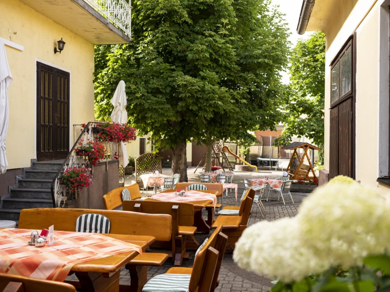 Schattiger Gastgarten für heiße Sommertage, © Niederösterreich Werbung/Michael Reidinger